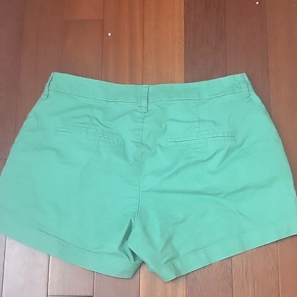 Old Navy Green Shorts - Picture 3 of 5